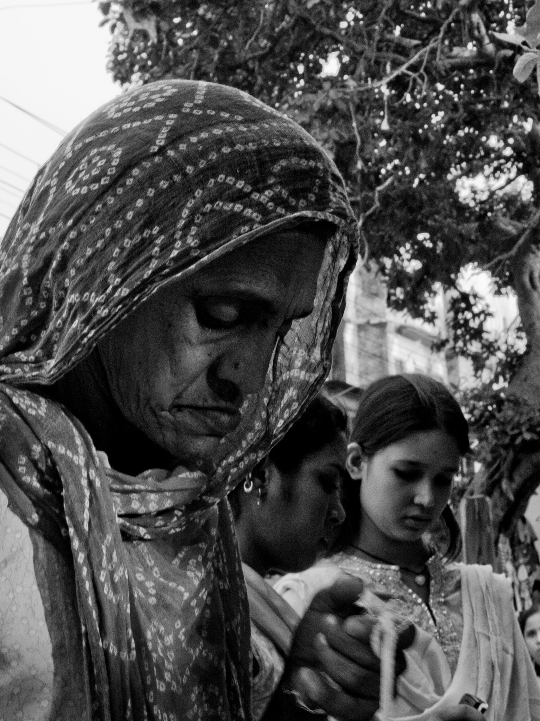 299216 3999138 india women