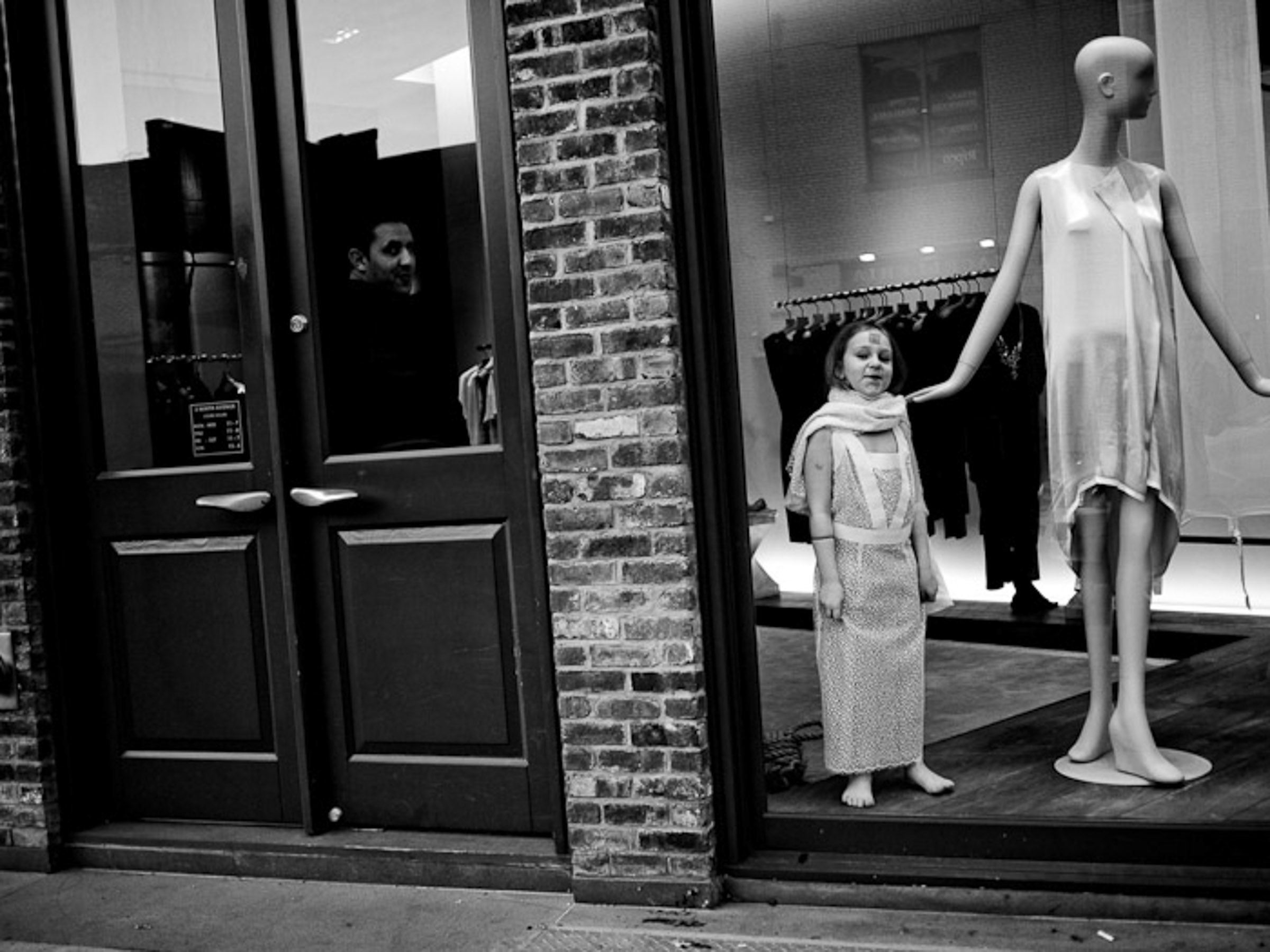 299214 3999136 new york city interactions storefront